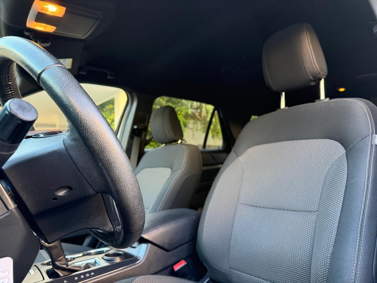 Ford Explorer — foto 8 de 26