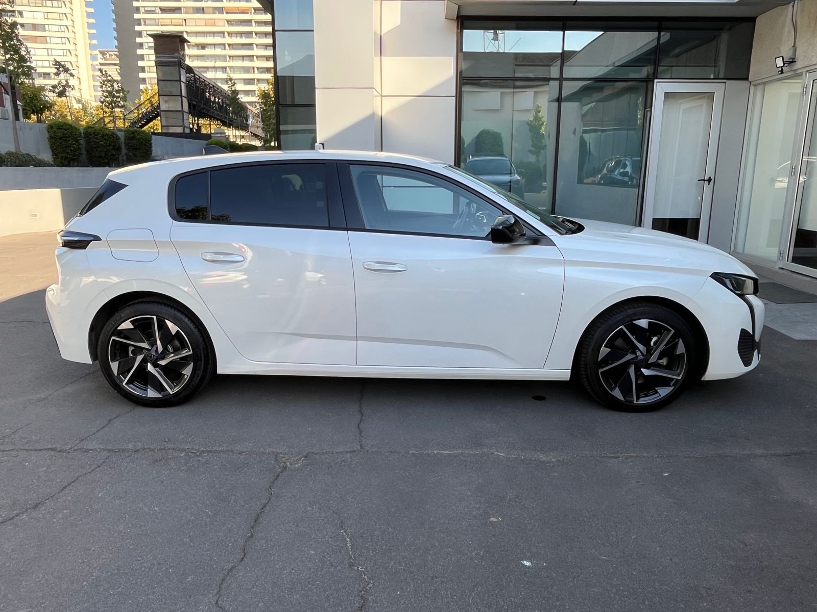 Peugeot 308 — foto 5 de 30