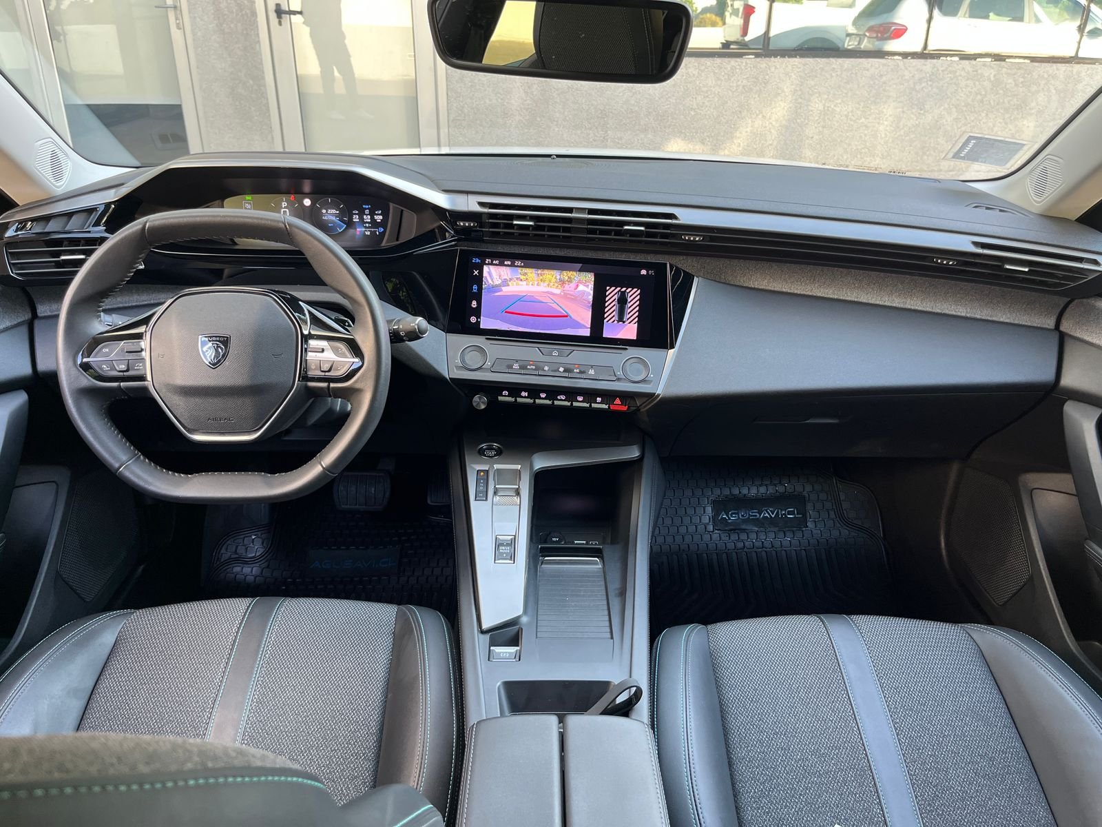Peugeot 308 — foto 11 de 30