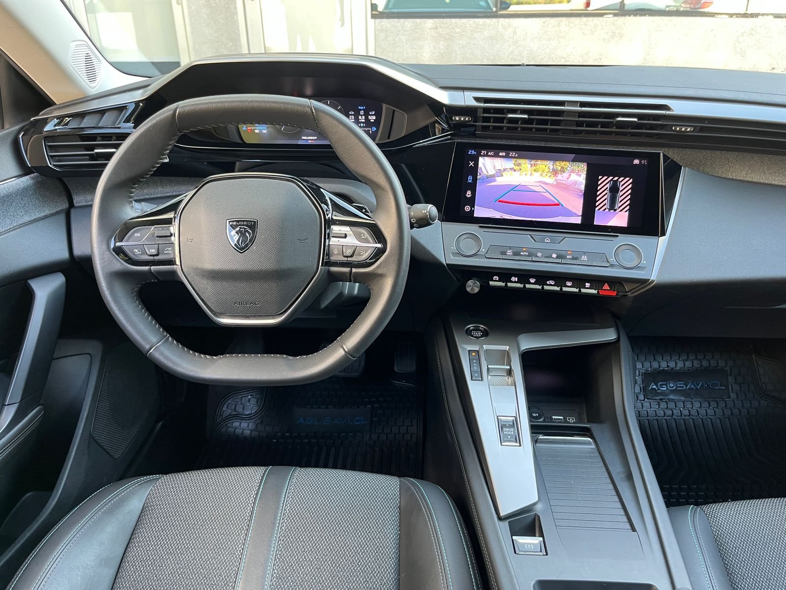 Peugeot 308 — foto 12 de 30