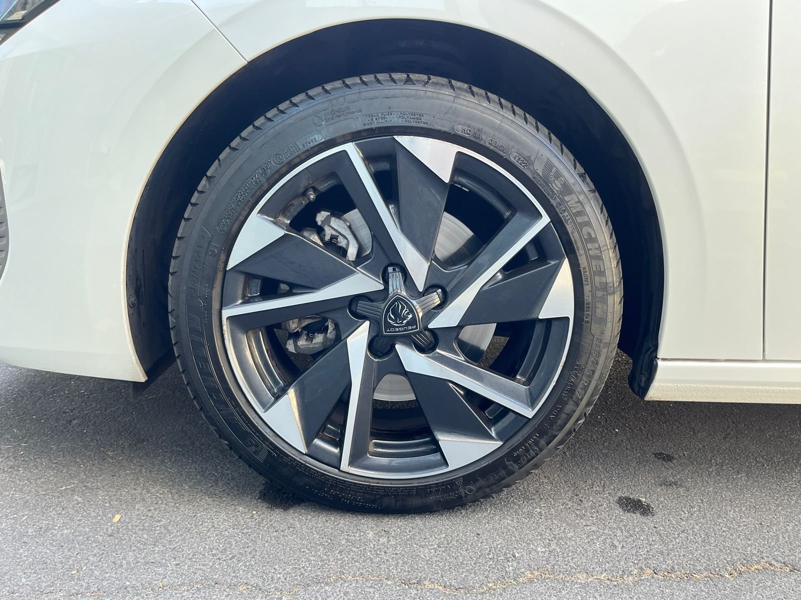 Peugeot 308 — foto 19 de 30