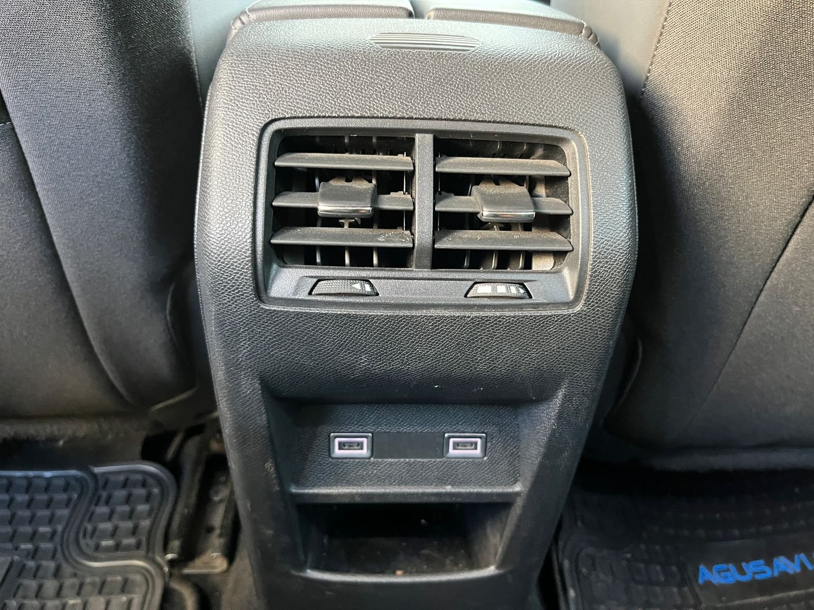 Peugeot 308 — foto 21 de 30