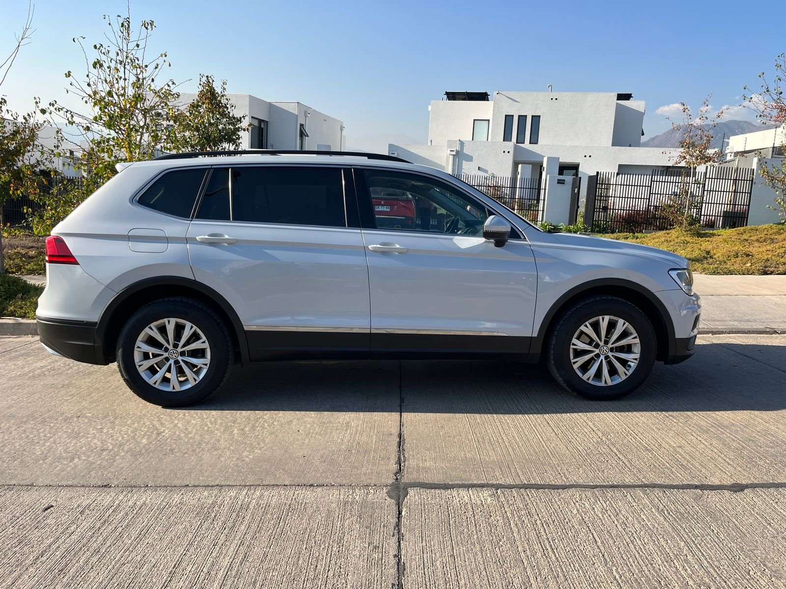 Volkswagen Tiguan — foto 5 de 26
