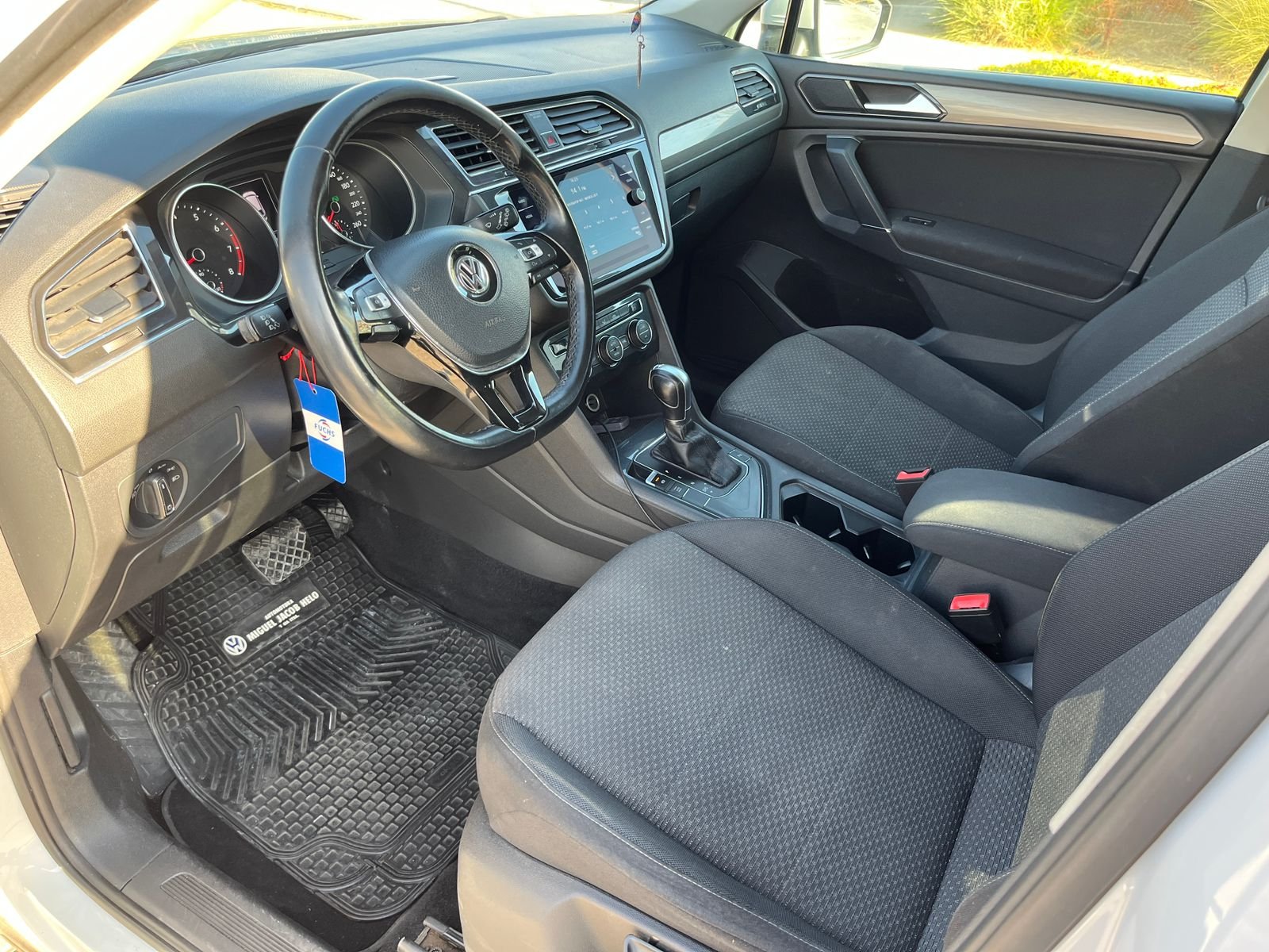 Volkswagen Tiguan — foto 8 de 26