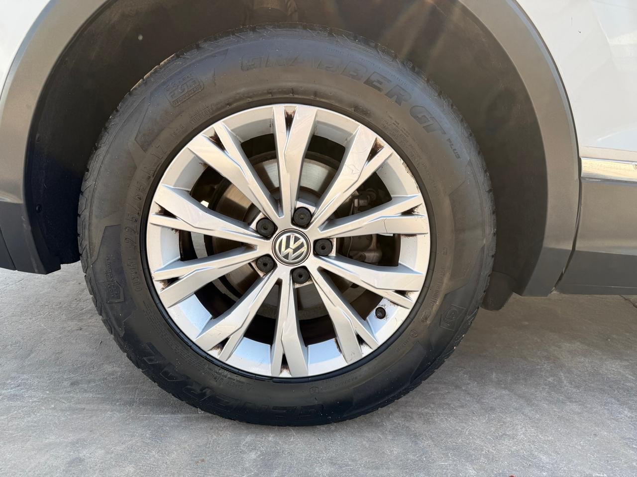 Volkswagen Tiguan — foto 19 de 26