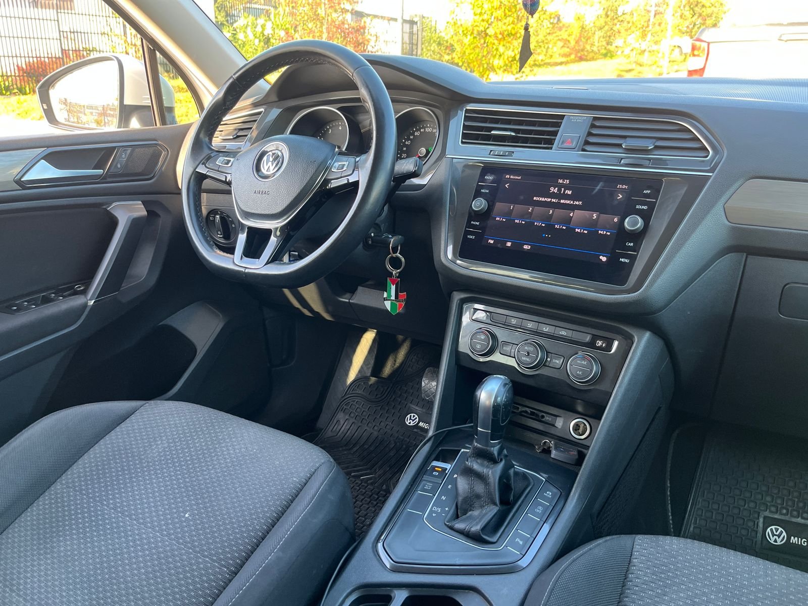 Volkswagen Tiguan — foto 23 de 26