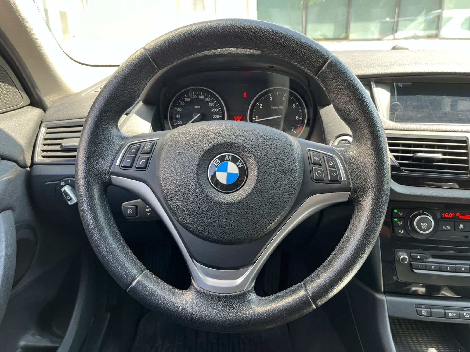 BMW X1 — foto 13 de 28
