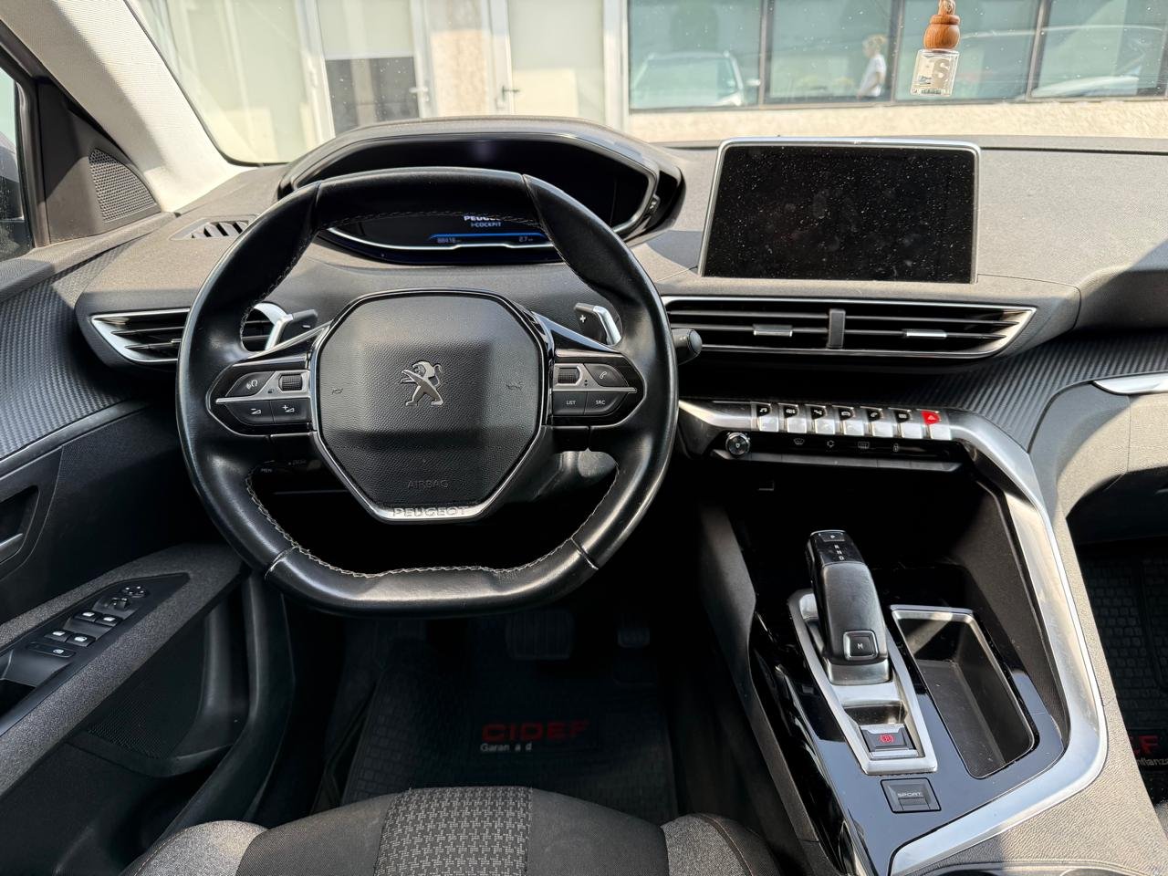 Peugeot 3008 — foto 12 de 22