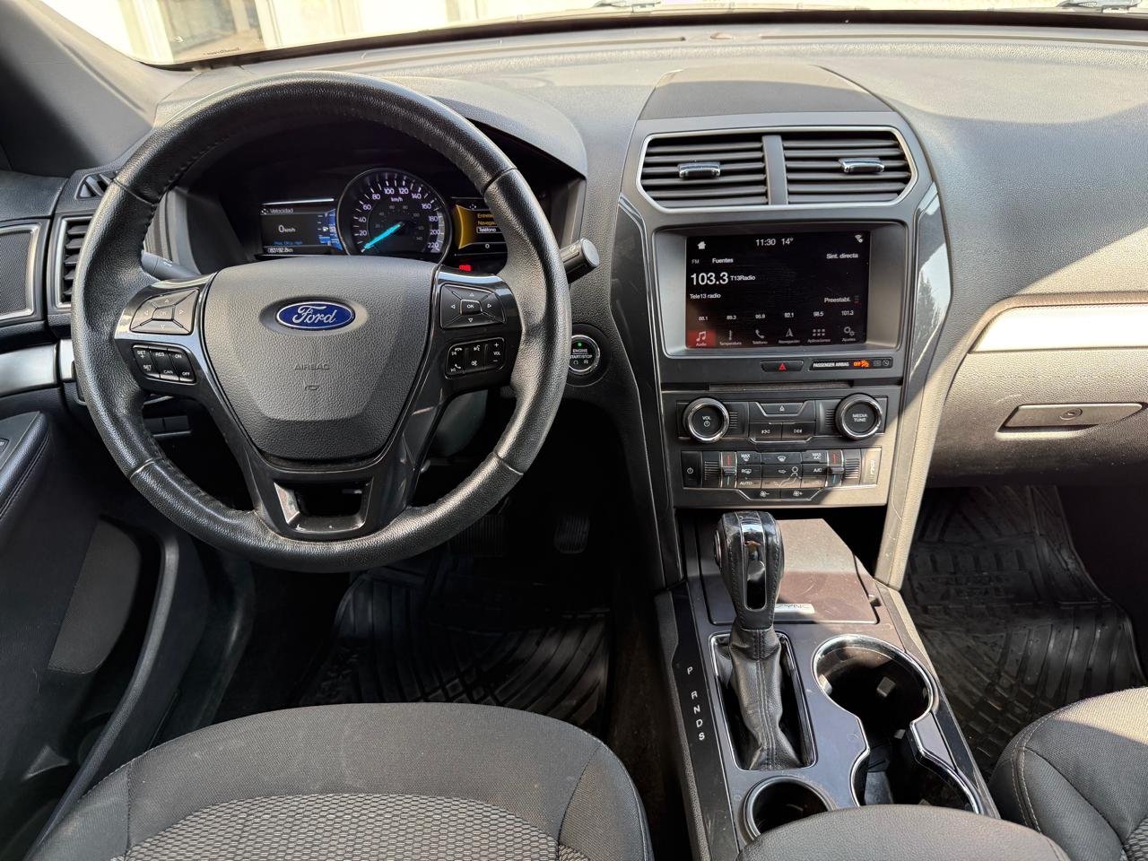 Ford Explorer — foto 13 de 25