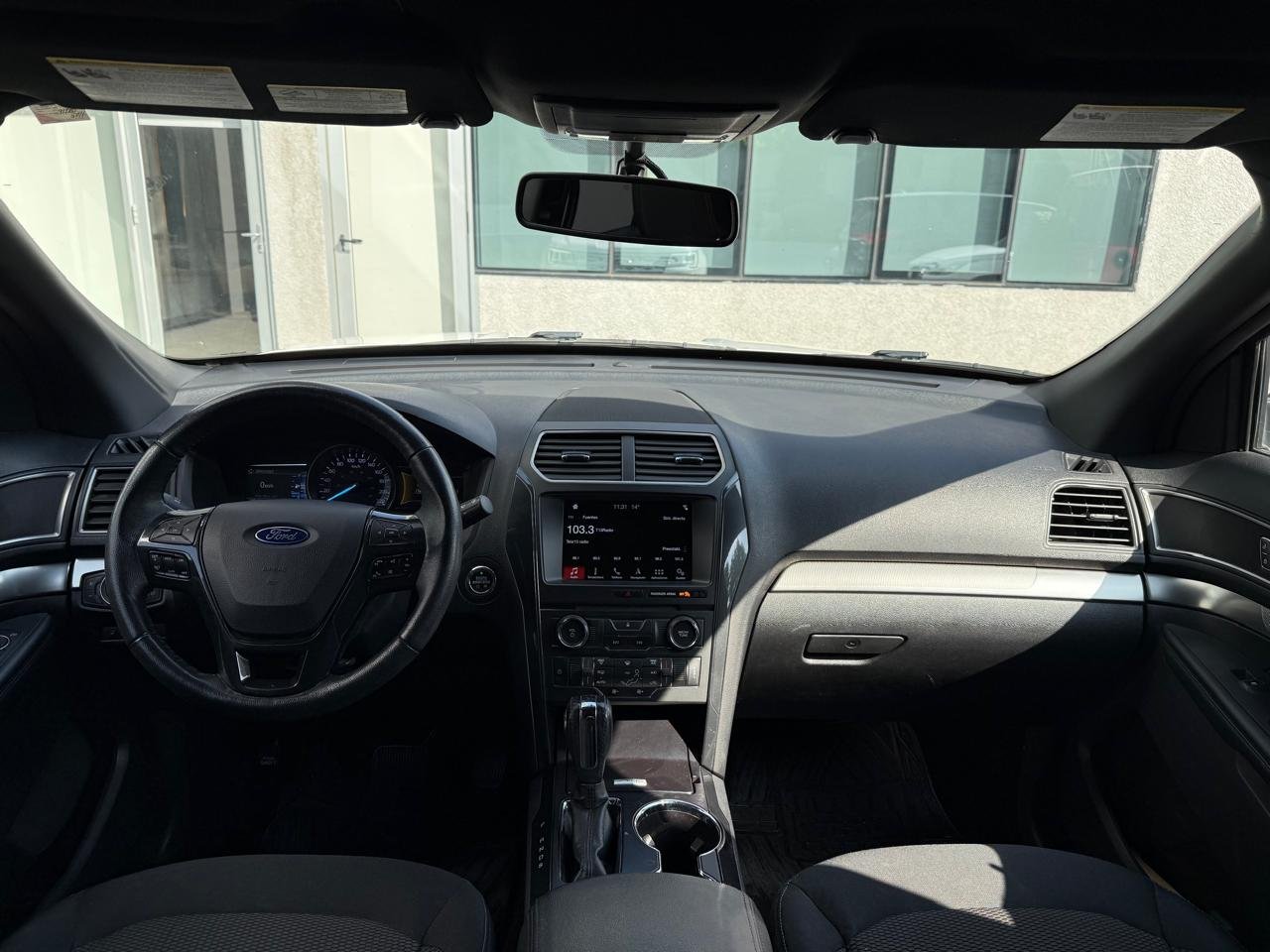 Ford Explorer — foto 14 de 25