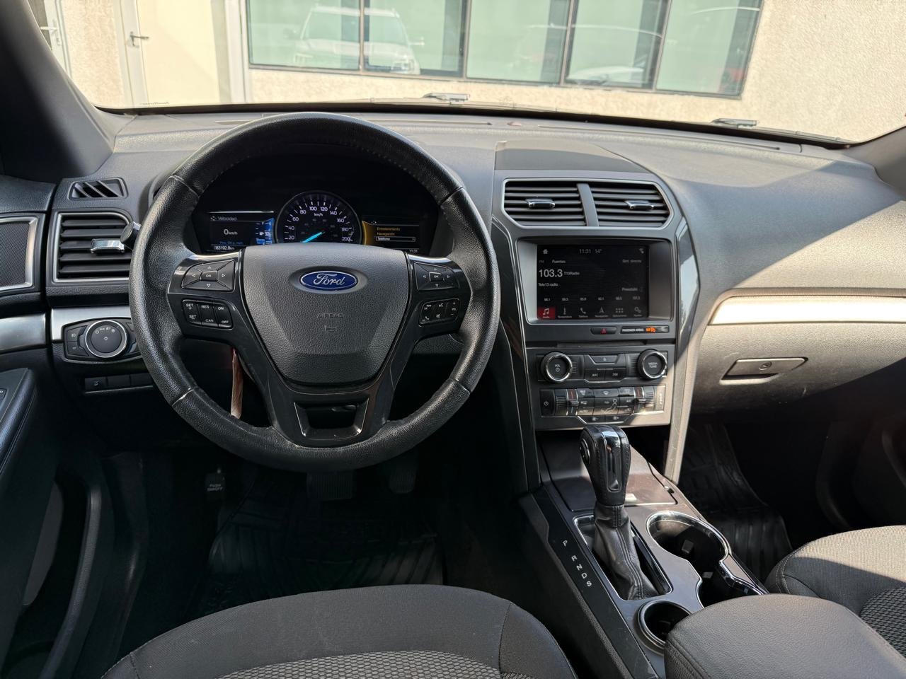 Ford Explorer — foto 15 de 25