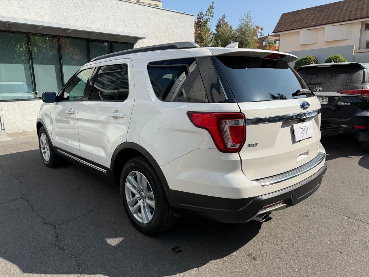 Ford Explorer — foto 2 de 25