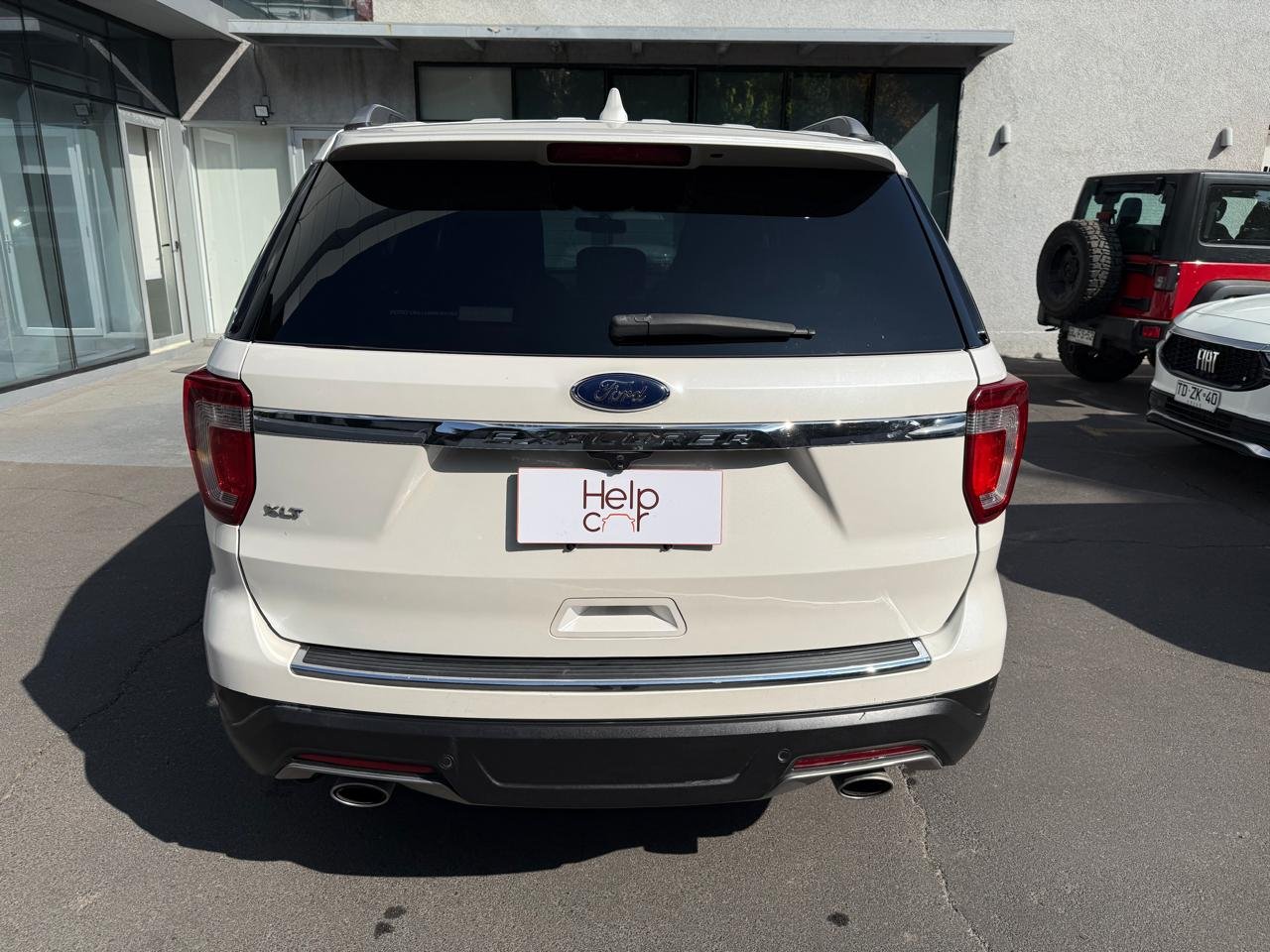Ford Explorer — foto 3 de 25