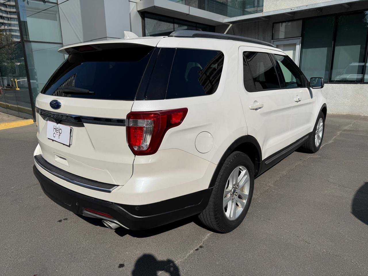 Ford Explorer — foto 4 de 25