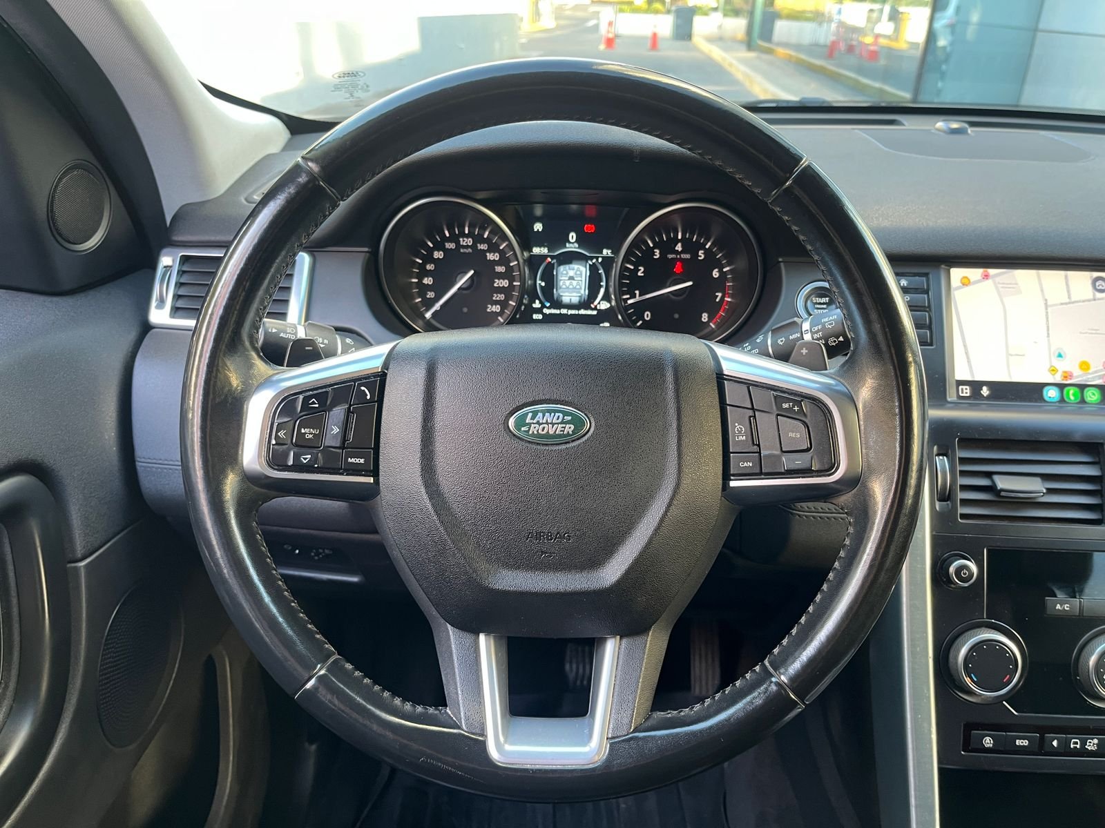 Land Rover Discovery — foto 13 de 28