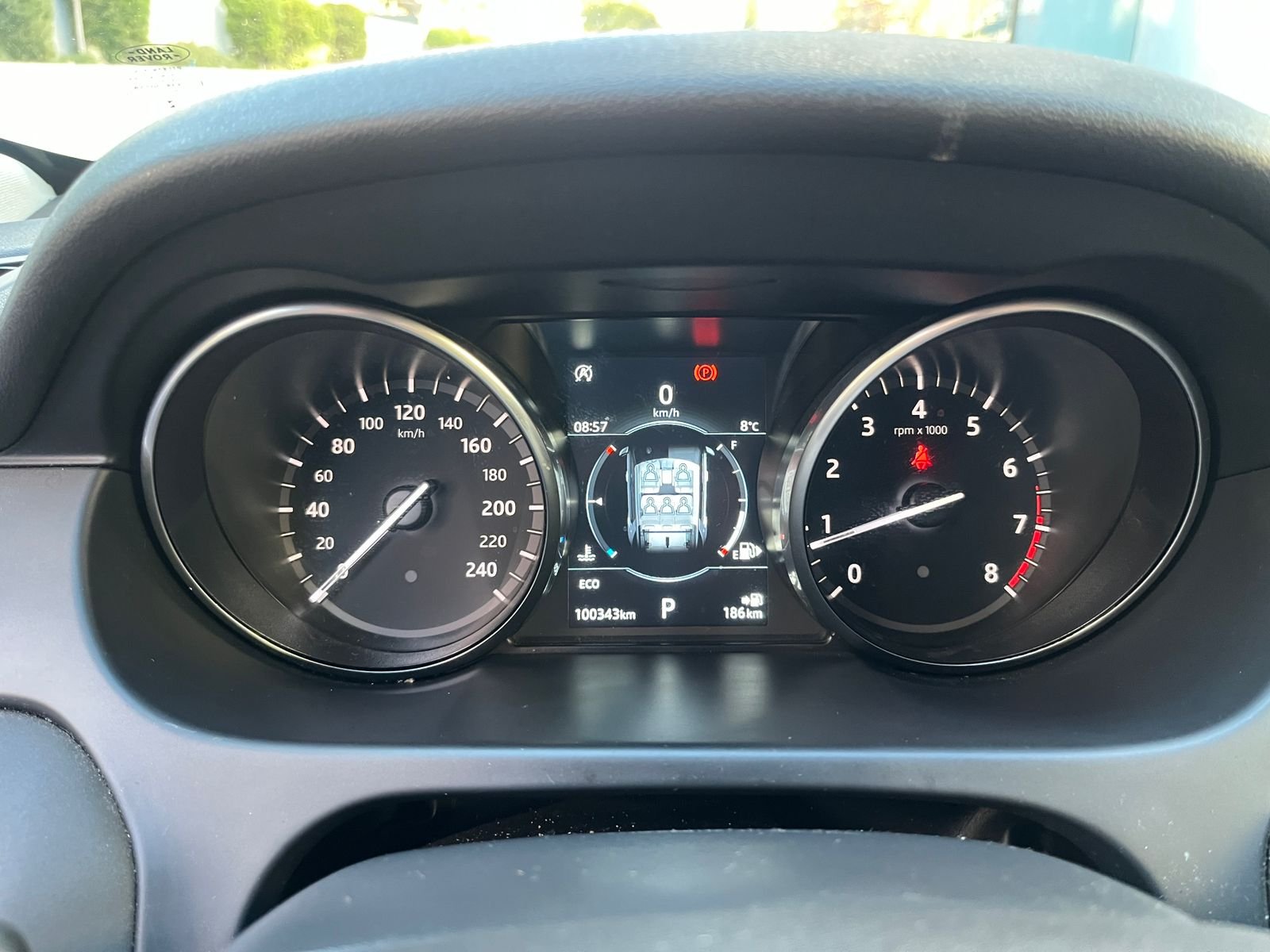 Land Rover Discovery — foto 24 de 28