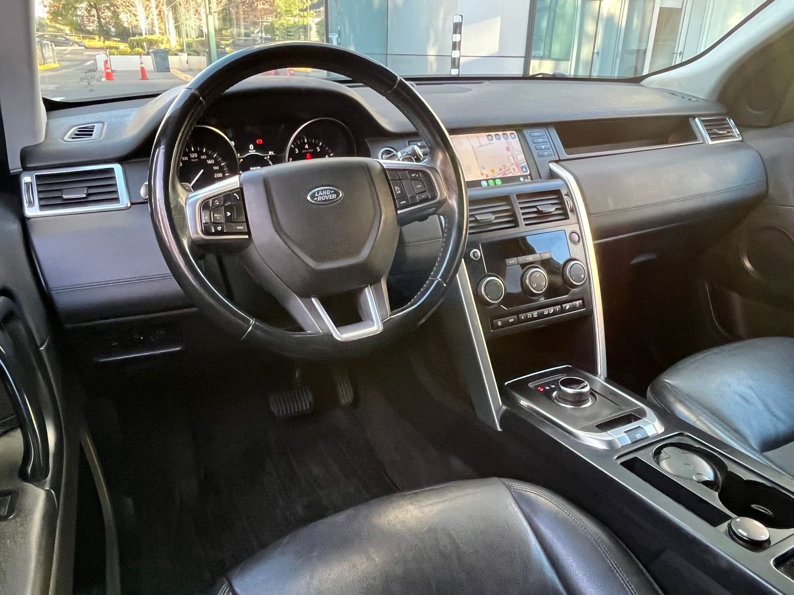 Land Rover Discovery — foto 26 de 28