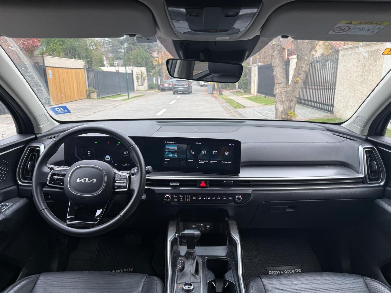 KIA Sorento — foto 15 de 28