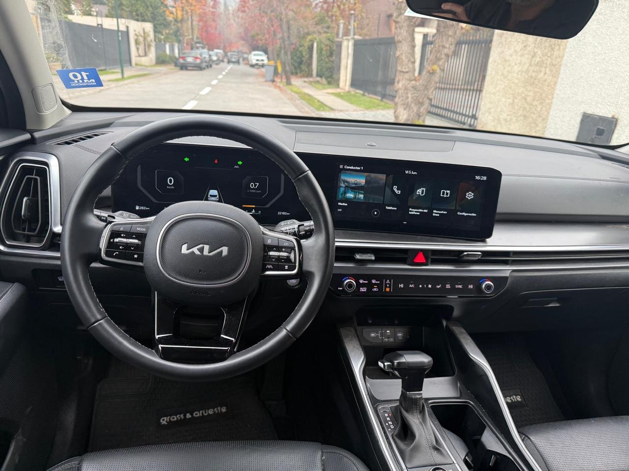 KIA Sorento — foto 16 de 28