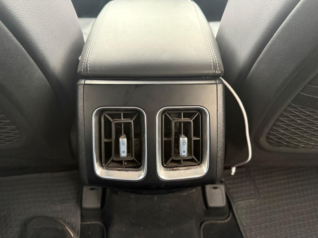 KIA Sorento — foto 22 de 28