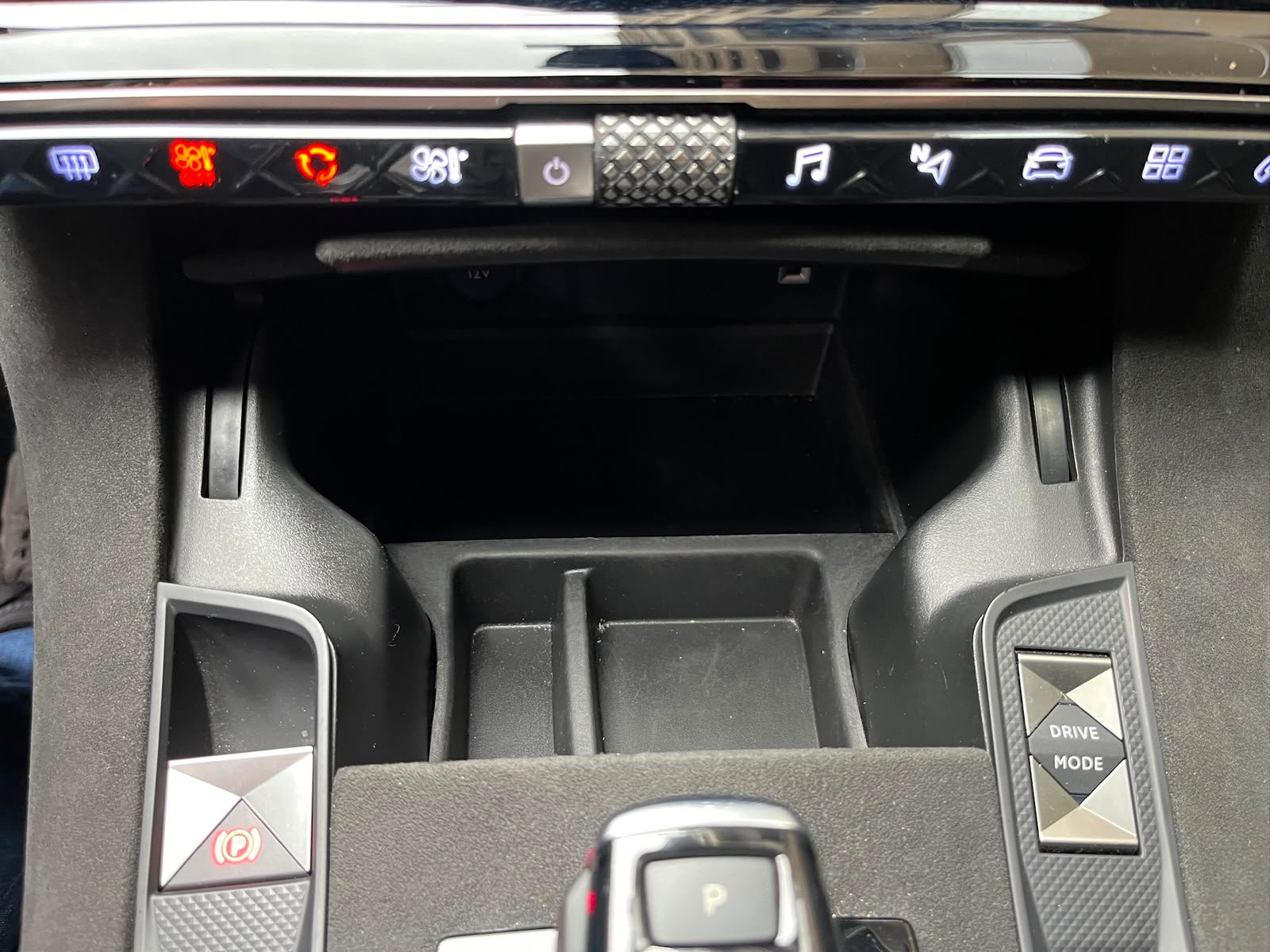 DS 7 Crossback — foto 28 de 32