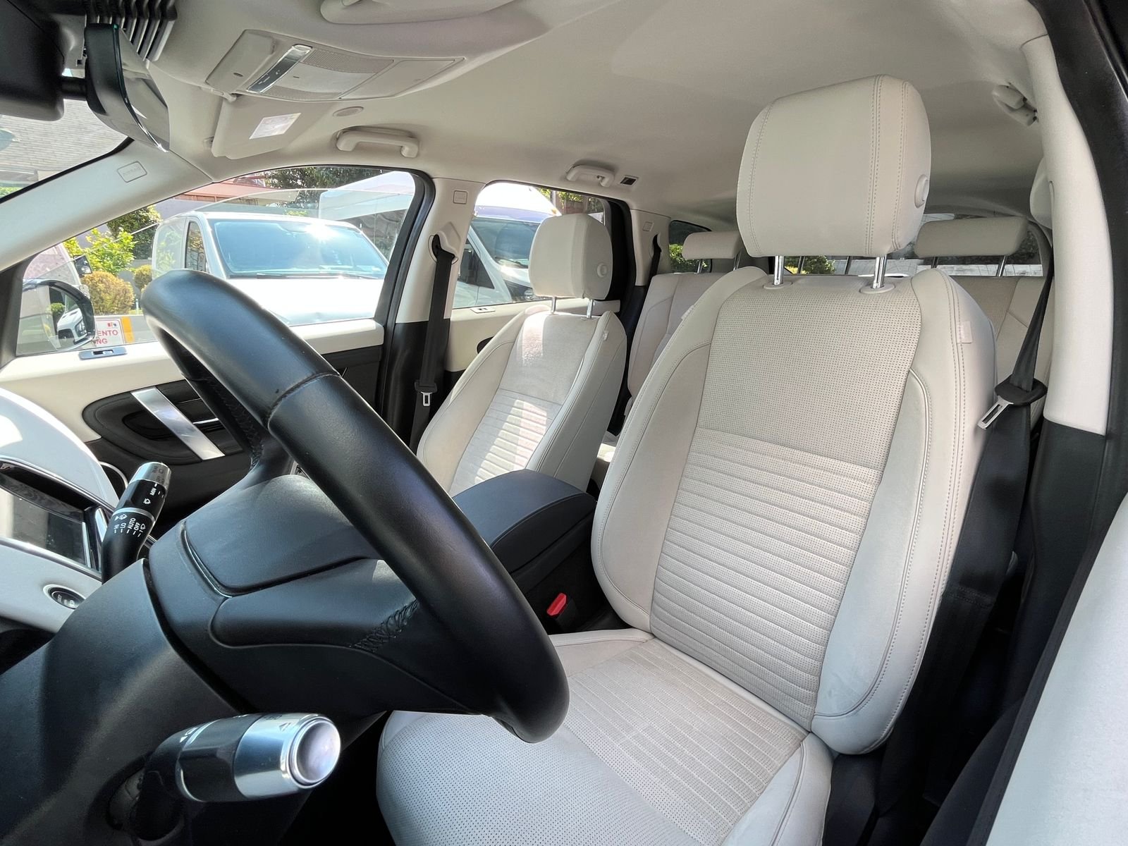Land Rover Discovery — foto 18 de 27