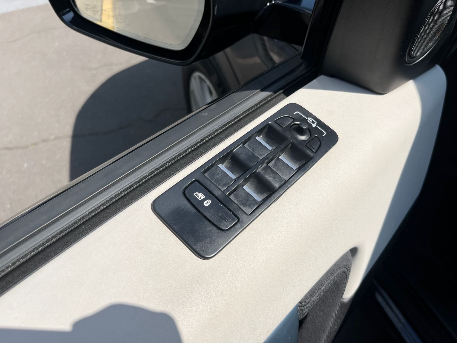 Land Rover Discovery — foto 22 de 27
