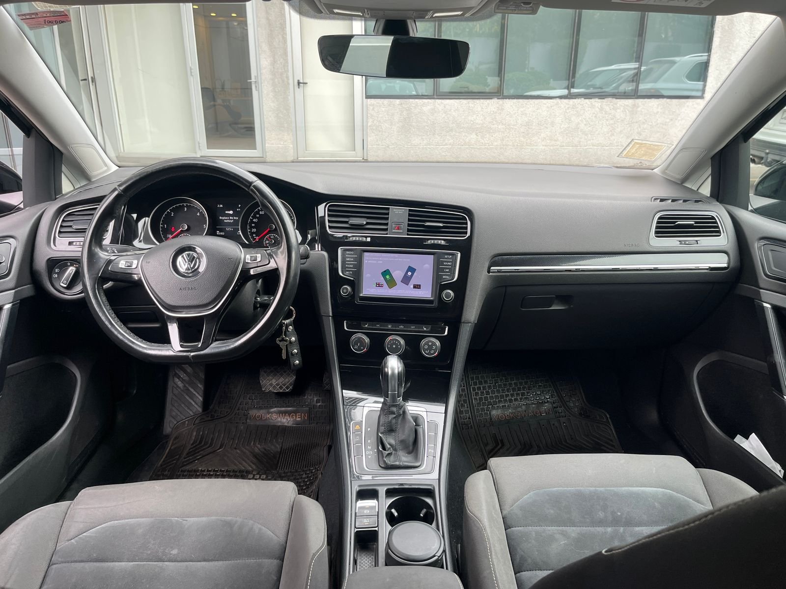 Volkswagen Golf — foto 11 de 24