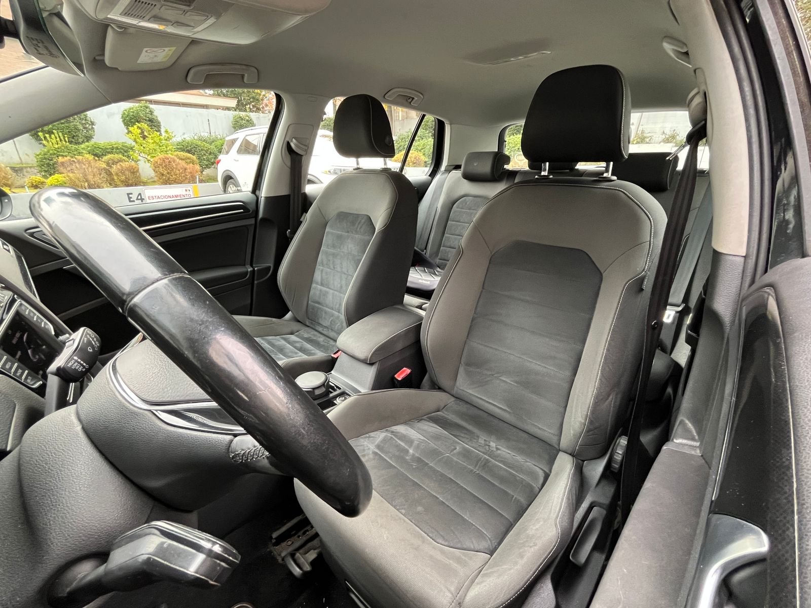 Volkswagen Golf — foto 18 de 24