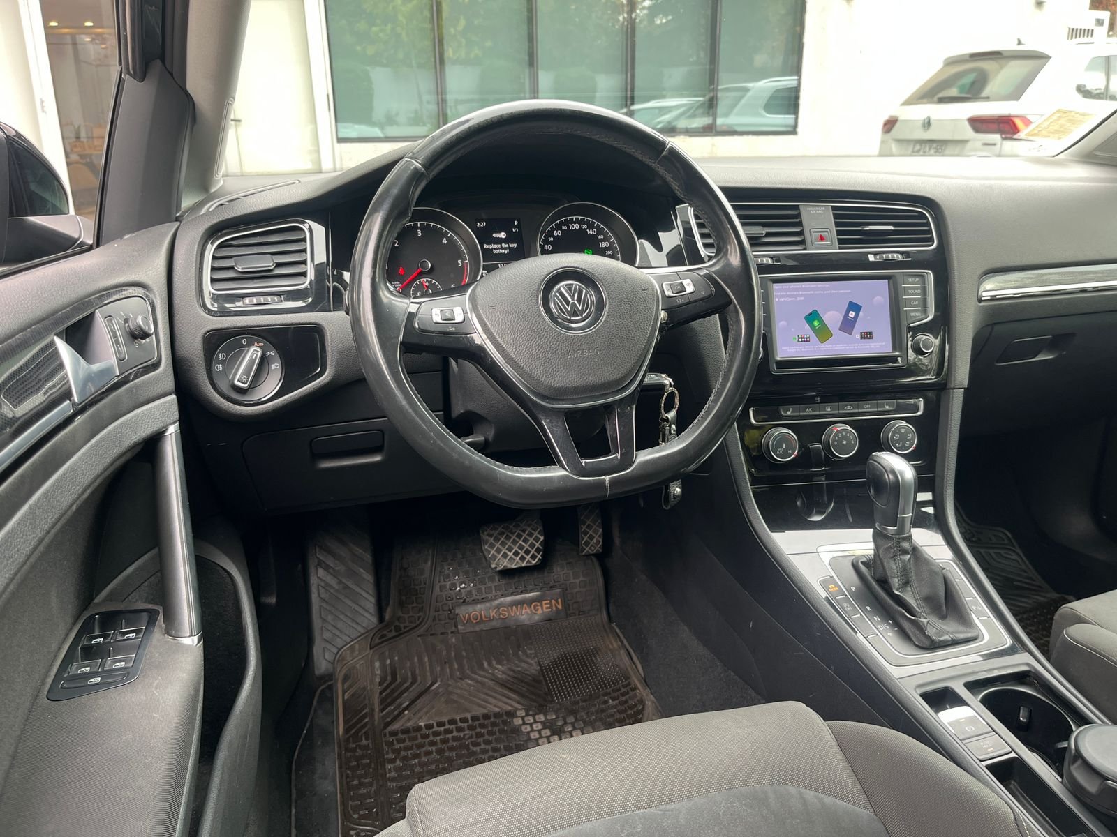 Volkswagen Golf — foto 23 de 24