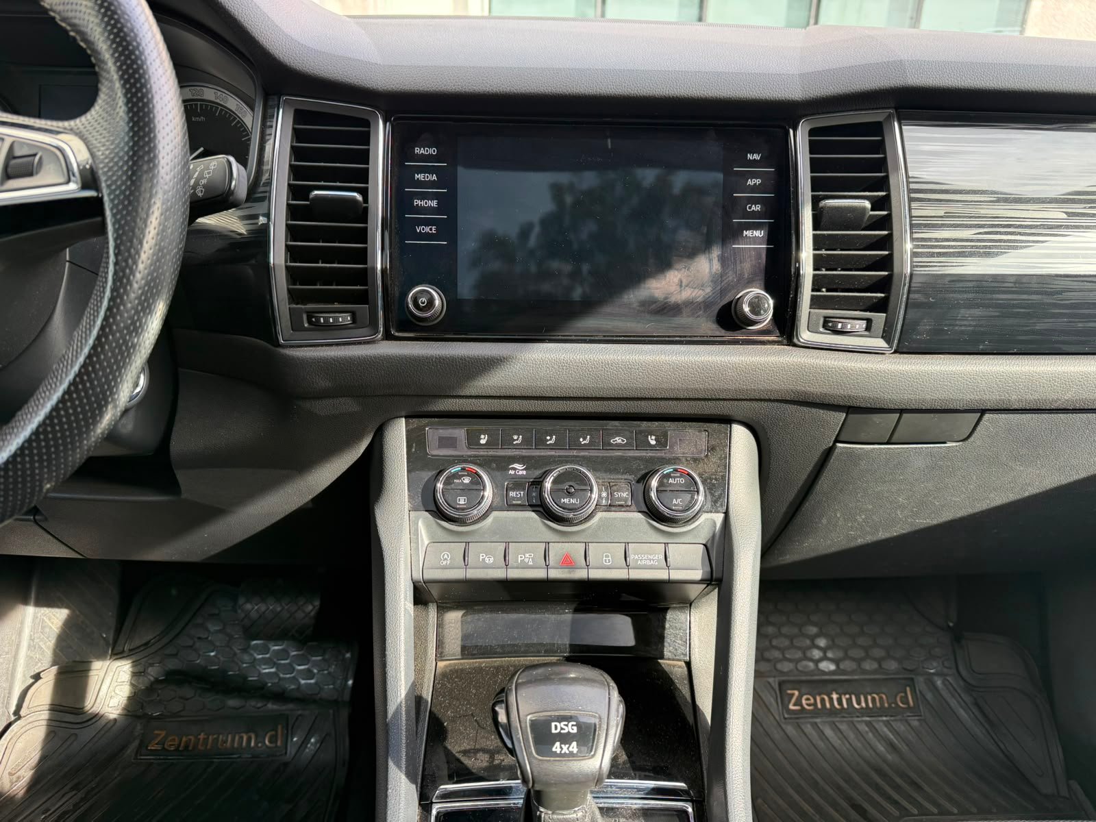 Škoda Kodiaq — foto 15 de 29