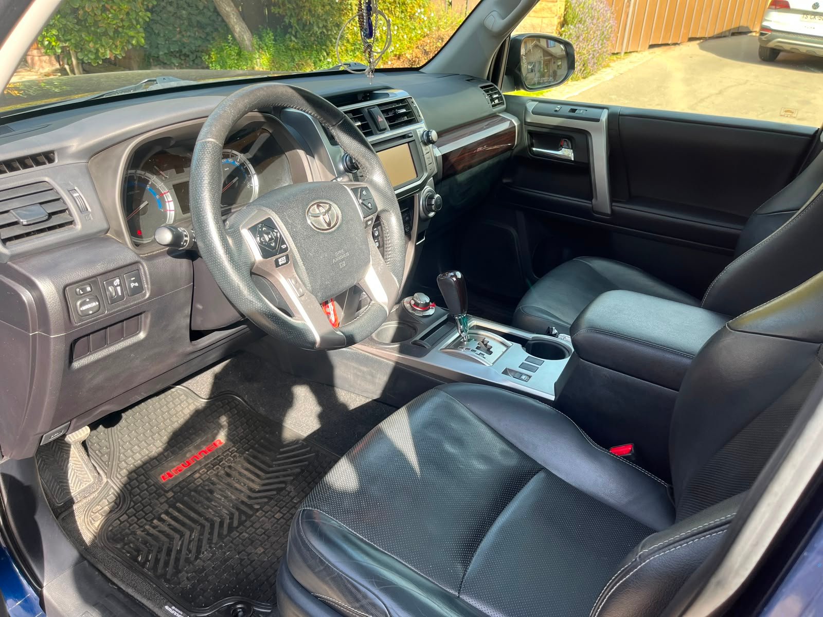 Toyota 4Runner — foto 8 de 33