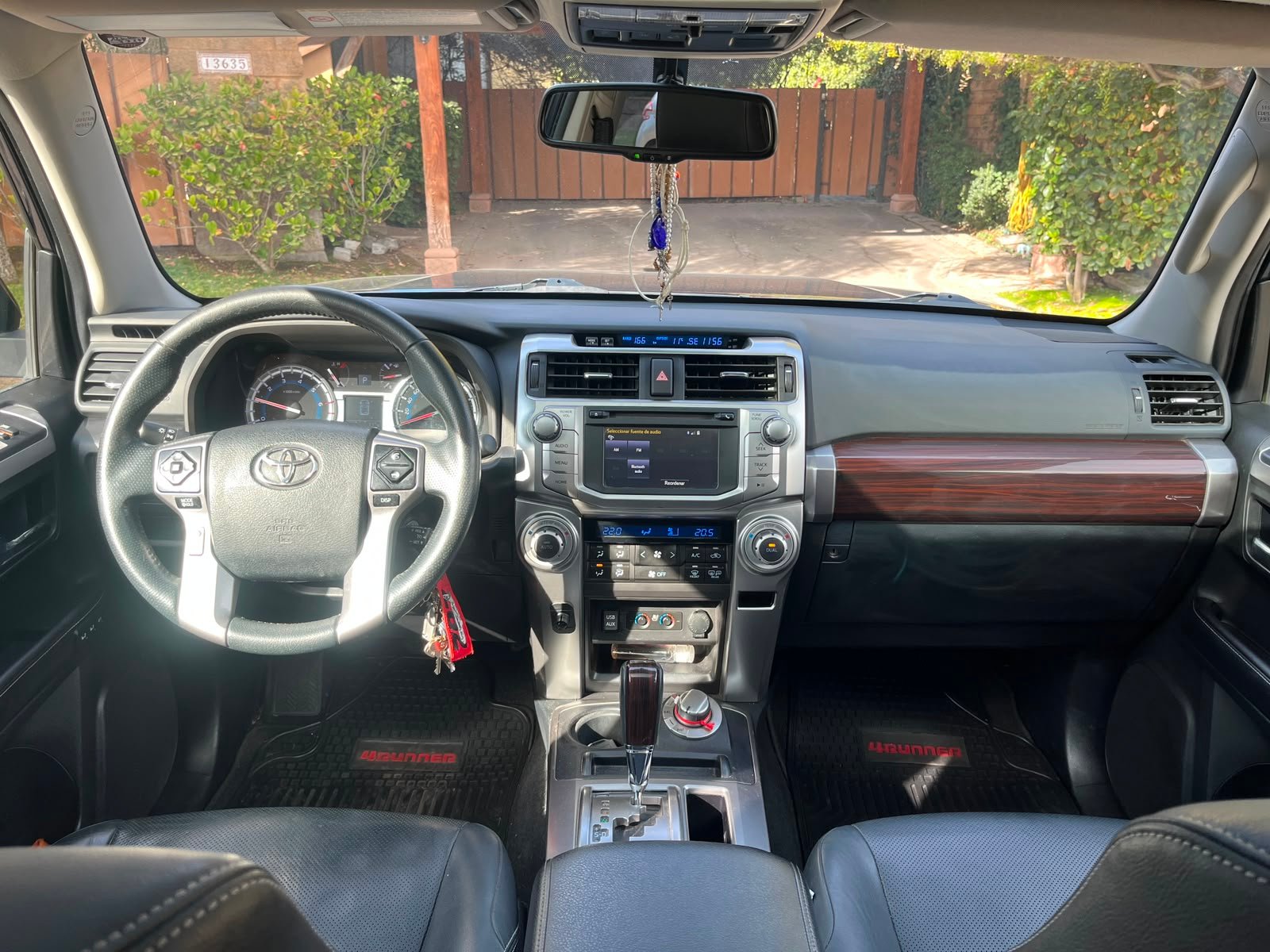 Toyota 4Runner — foto 12 de 33