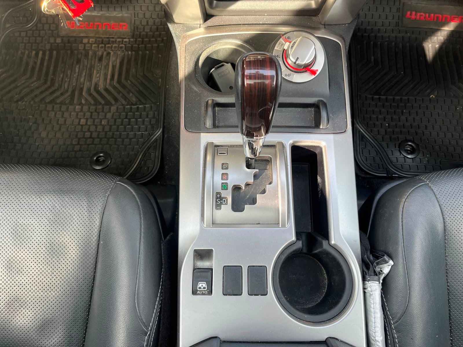 Toyota 4Runner — foto 16 de 33