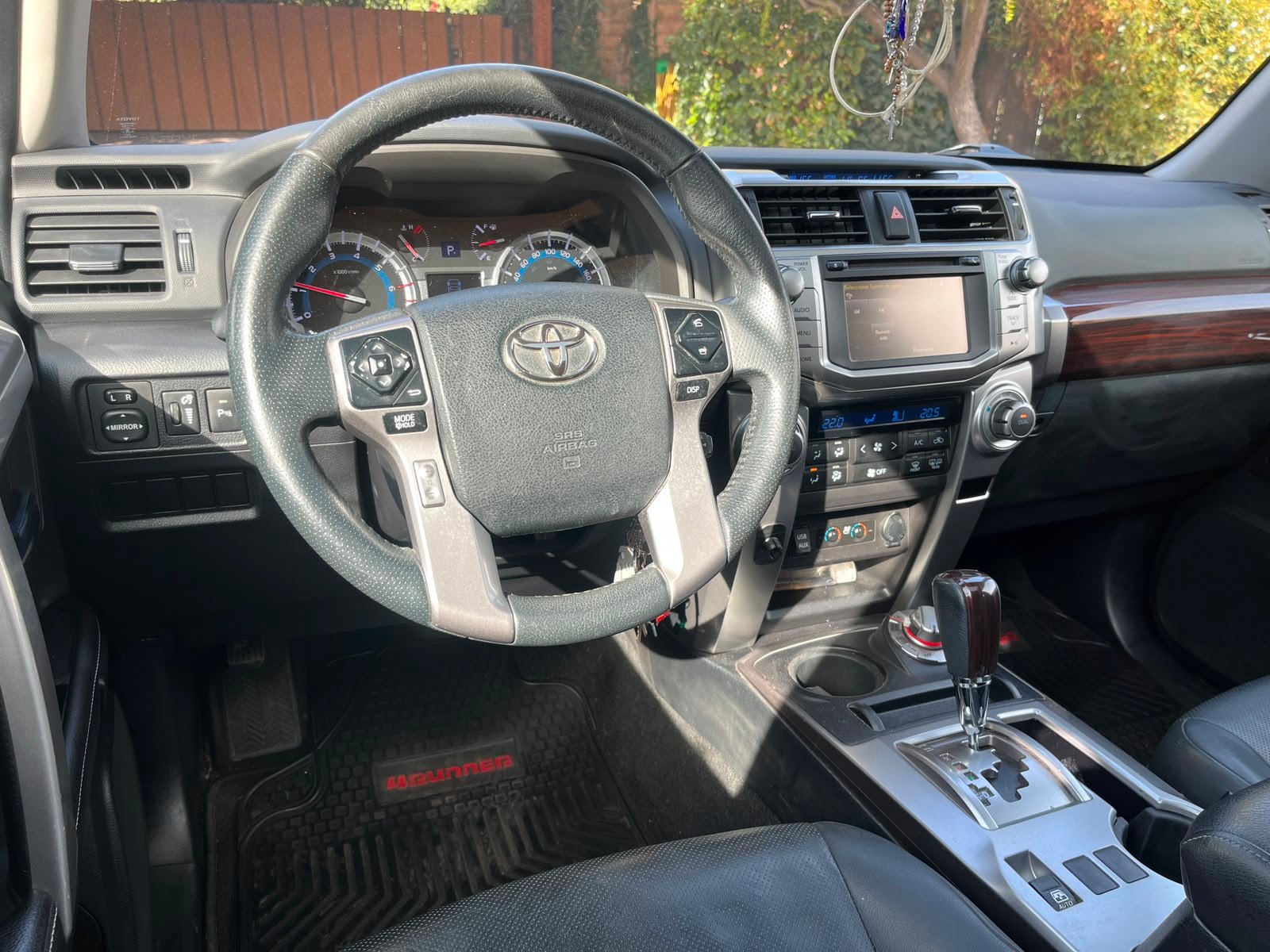 Toyota 4Runner — foto 17 de 33