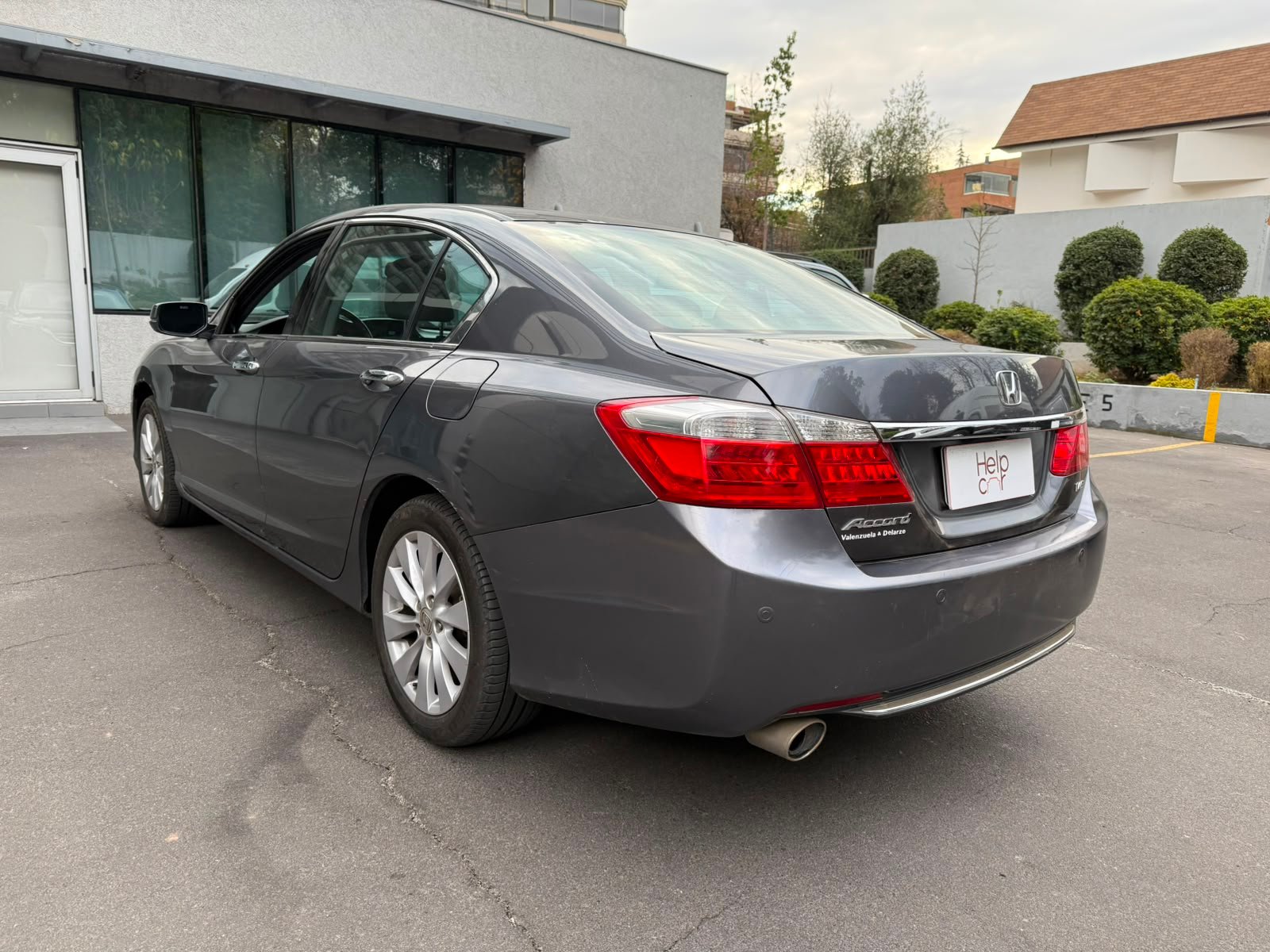 Honda Accord — foto 2 de 25