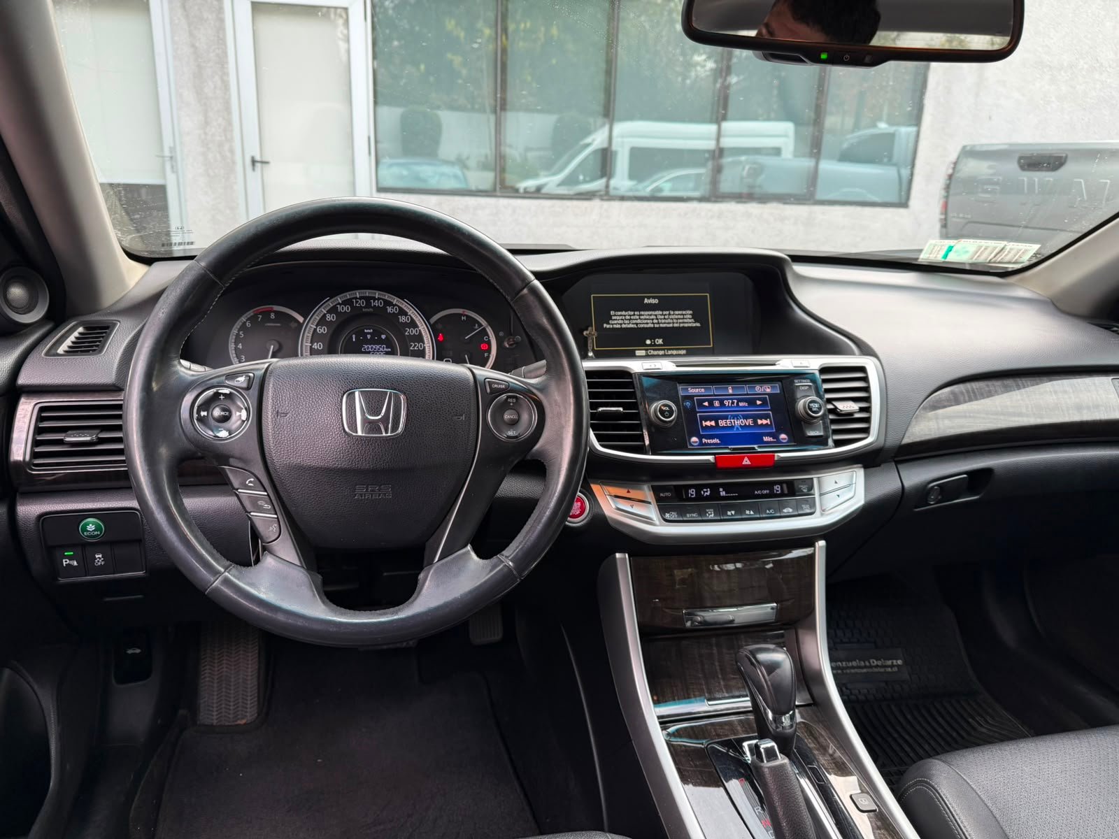 Honda Accord — foto 24 de 25