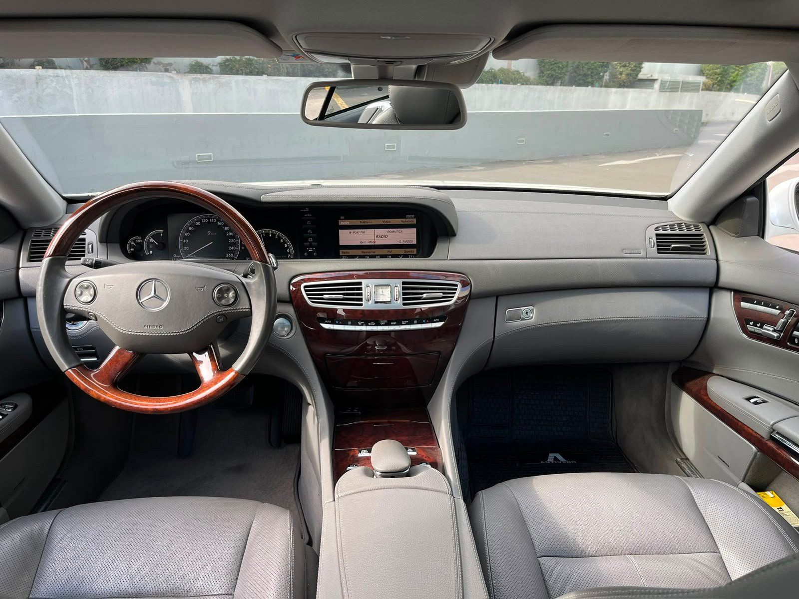 Mercedes-Benz Cl500 — foto 11 de 34