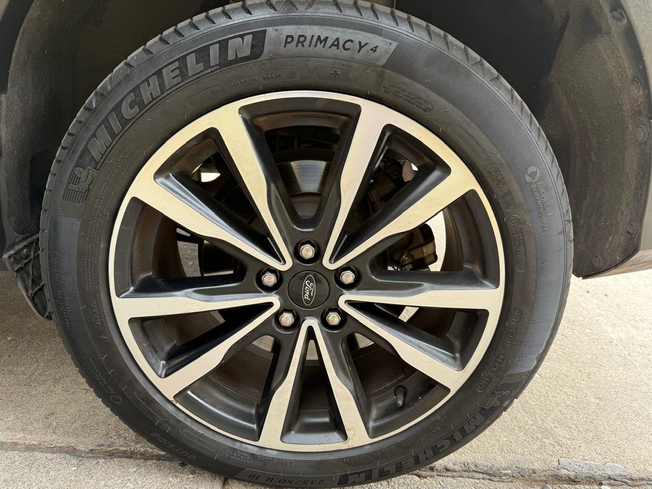 Ford Escape — foto 19 de 28