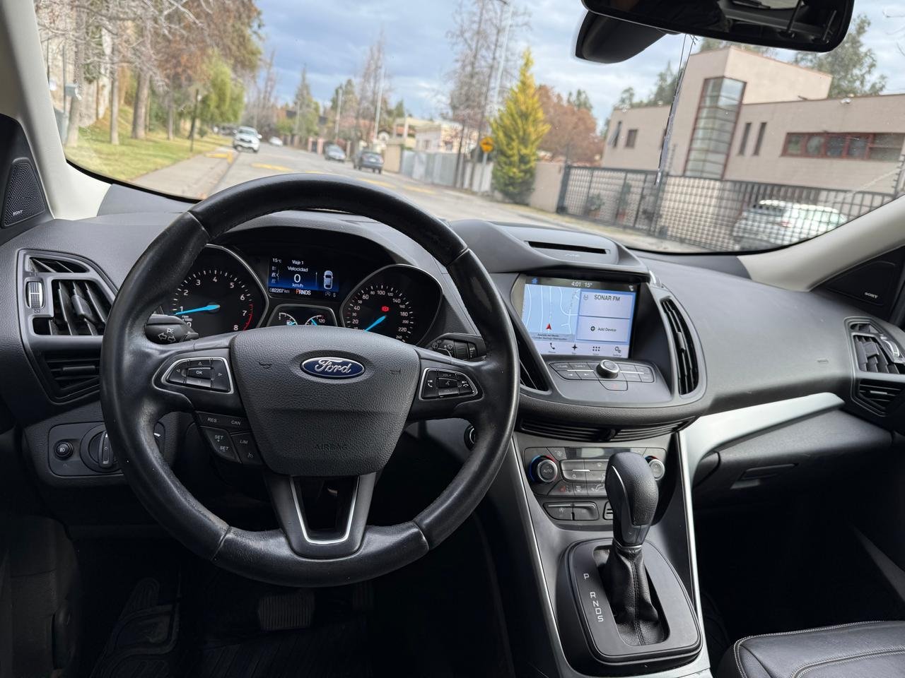 Ford Escape — foto 20 de 28