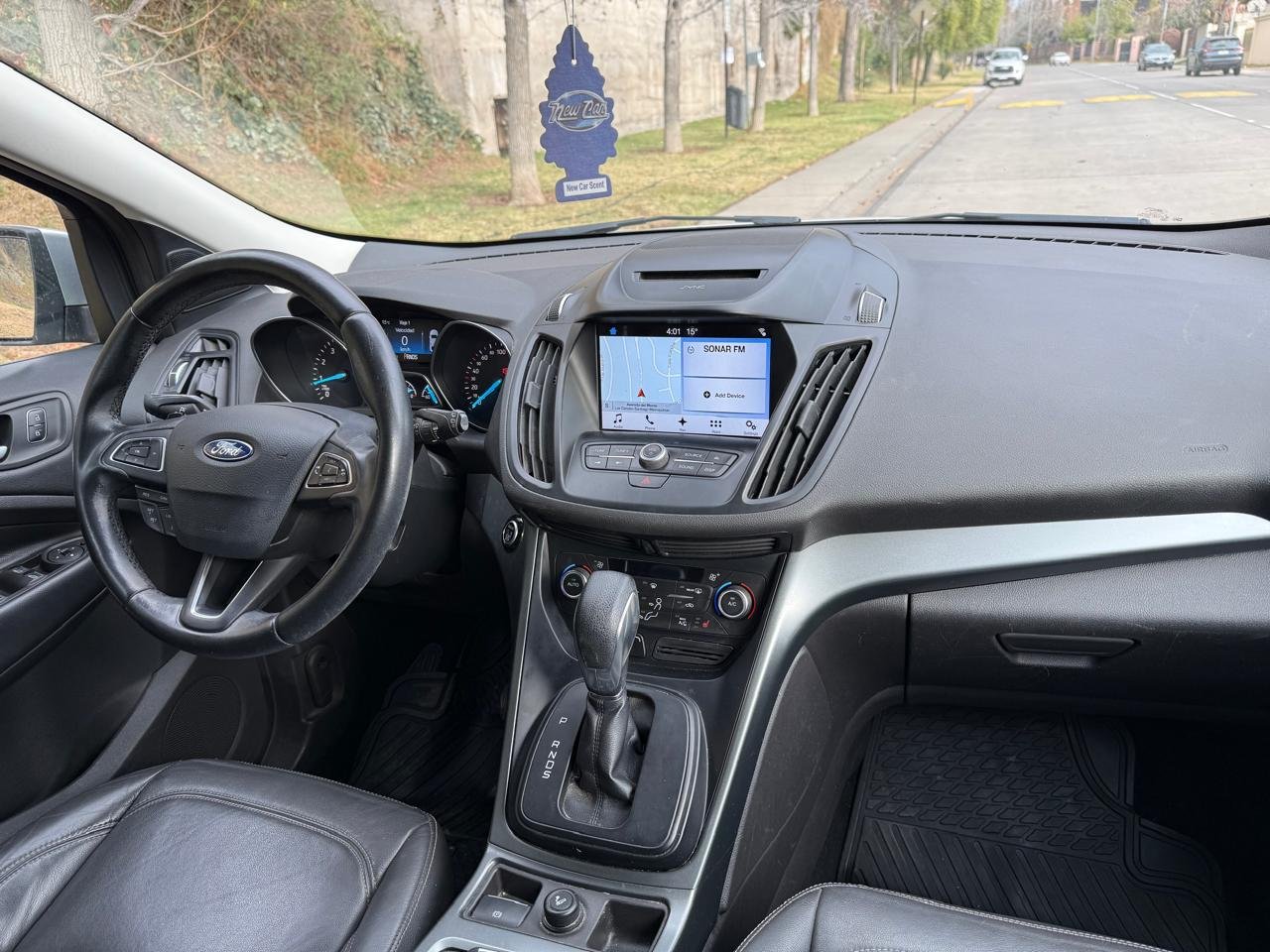 Ford Escape — foto 21 de 28