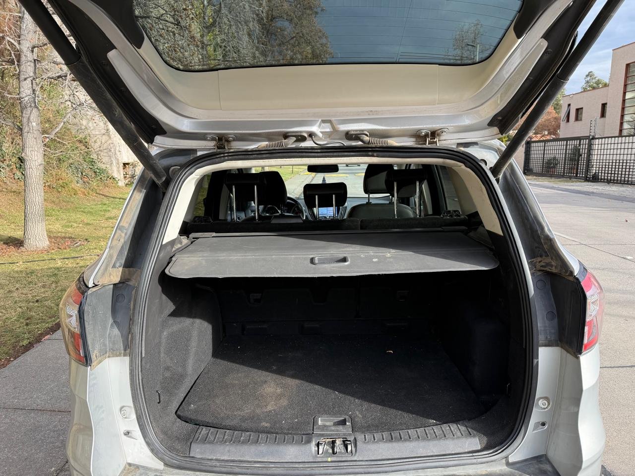 Ford Escape — foto 24 de 28