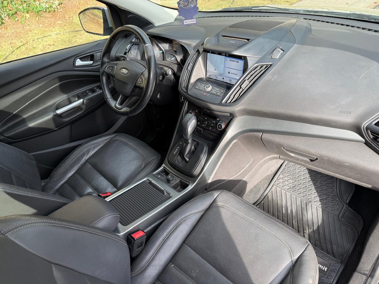 Ford Escape — foto 8 de 28