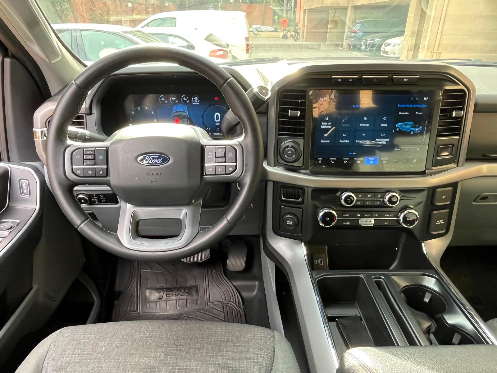 Ford F150 — foto 12 de 32