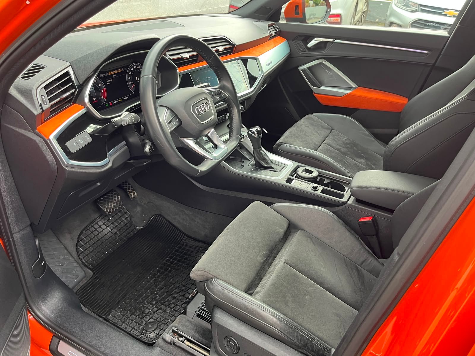 Audi Q3 — foto 8 de 34