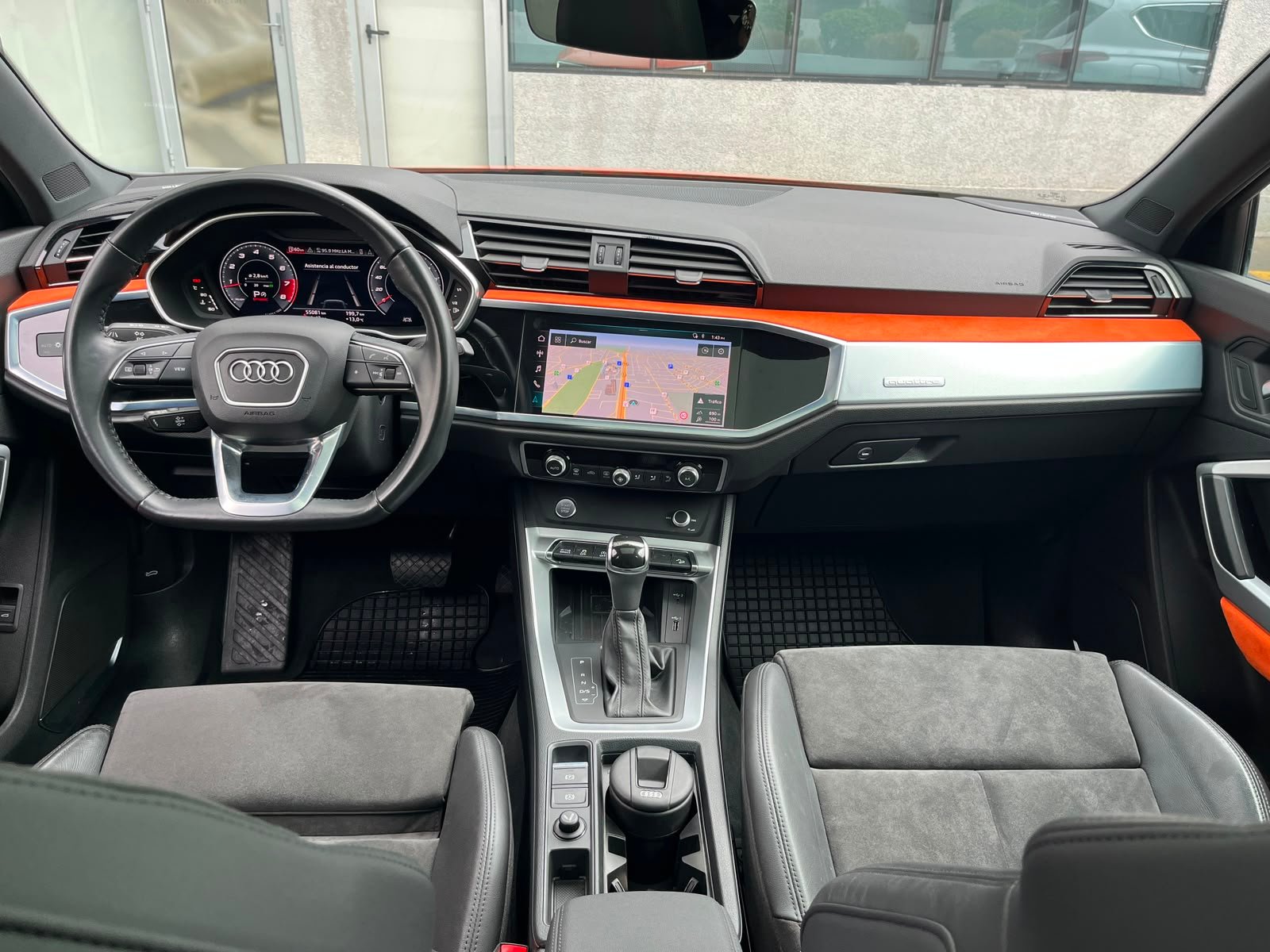 Audi Q3 — foto 11 de 34