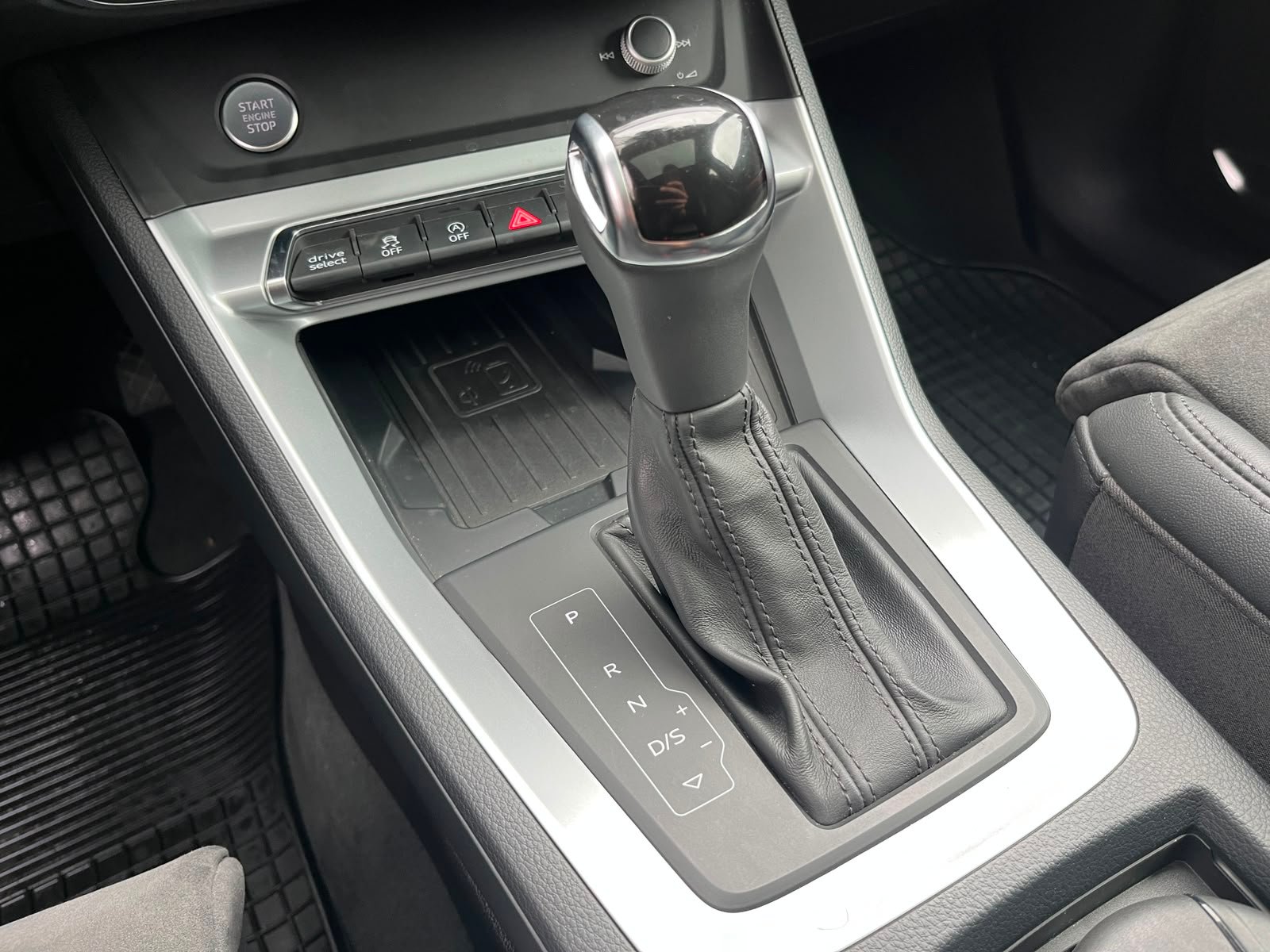 Audi Q3 — foto 15 de 34