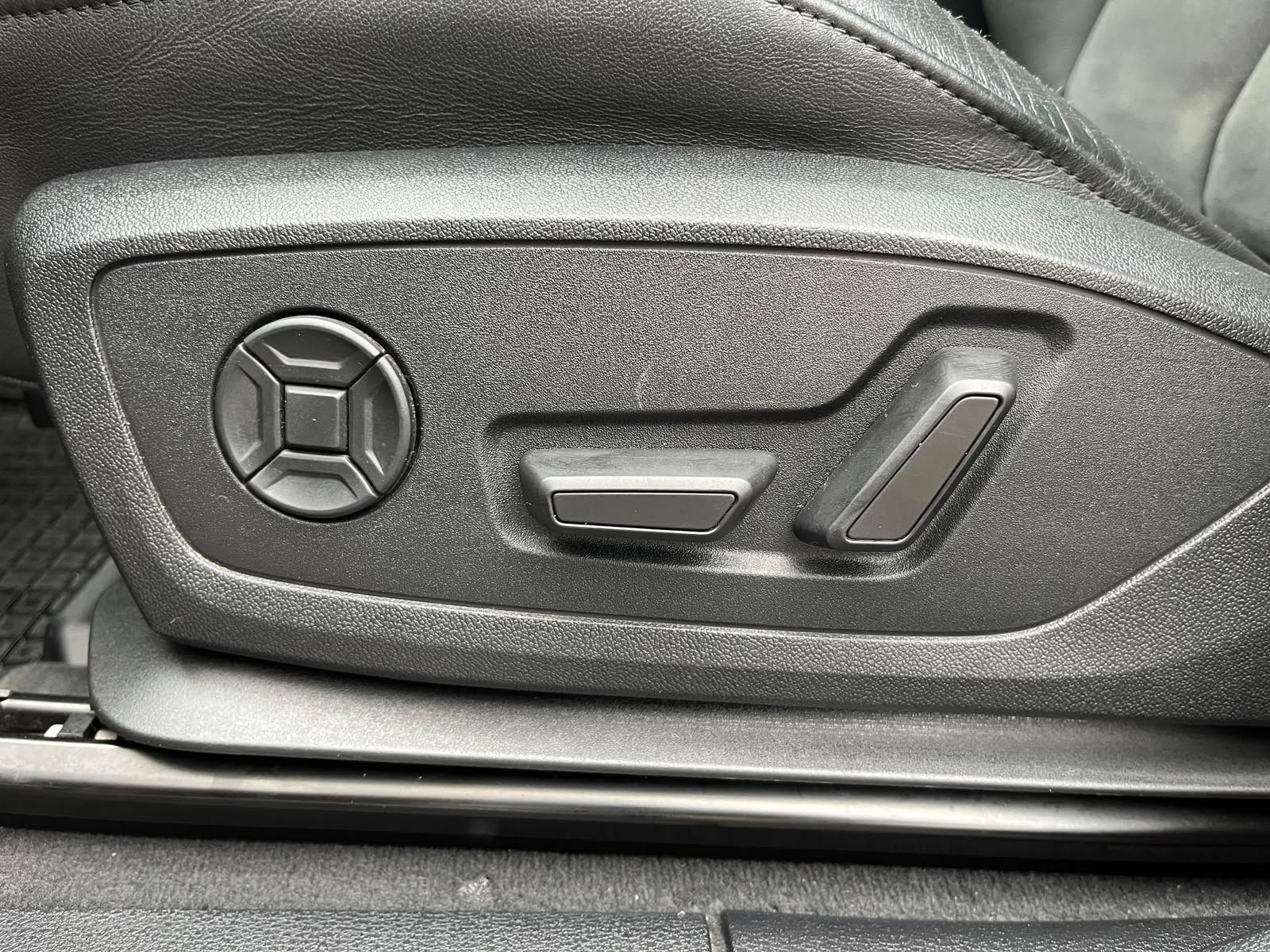 Audi Q3 — foto 27 de 34