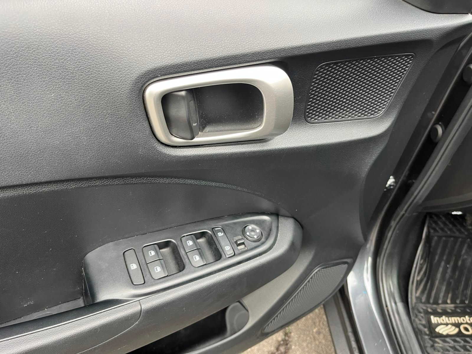Hyundai Venue — foto 16 de 29