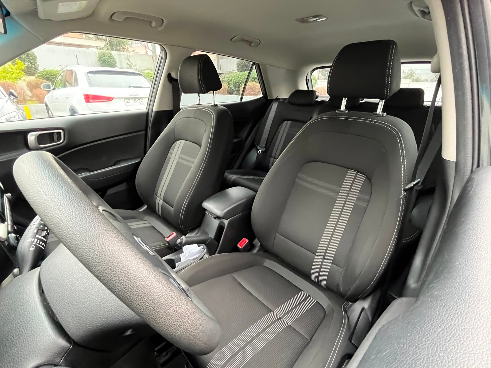 Hyundai Venue — foto 18 de 29